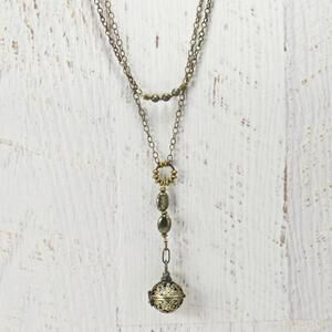 NEW LIVVIE + HAZEL JEWELRY starflower diffuser essential oil locket necklace in